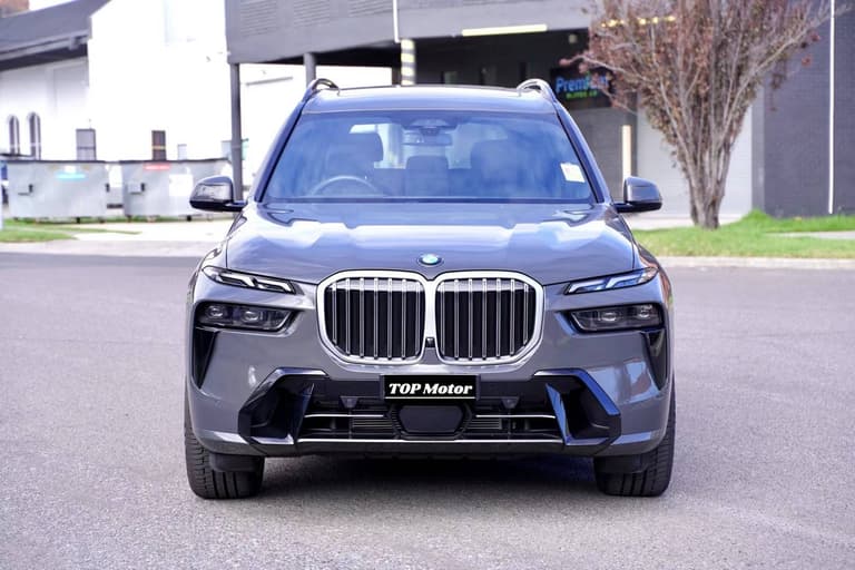 2023 BMW X7