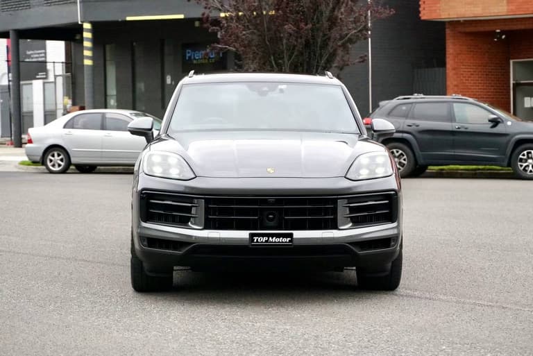 2024 Porsche CAYENNE